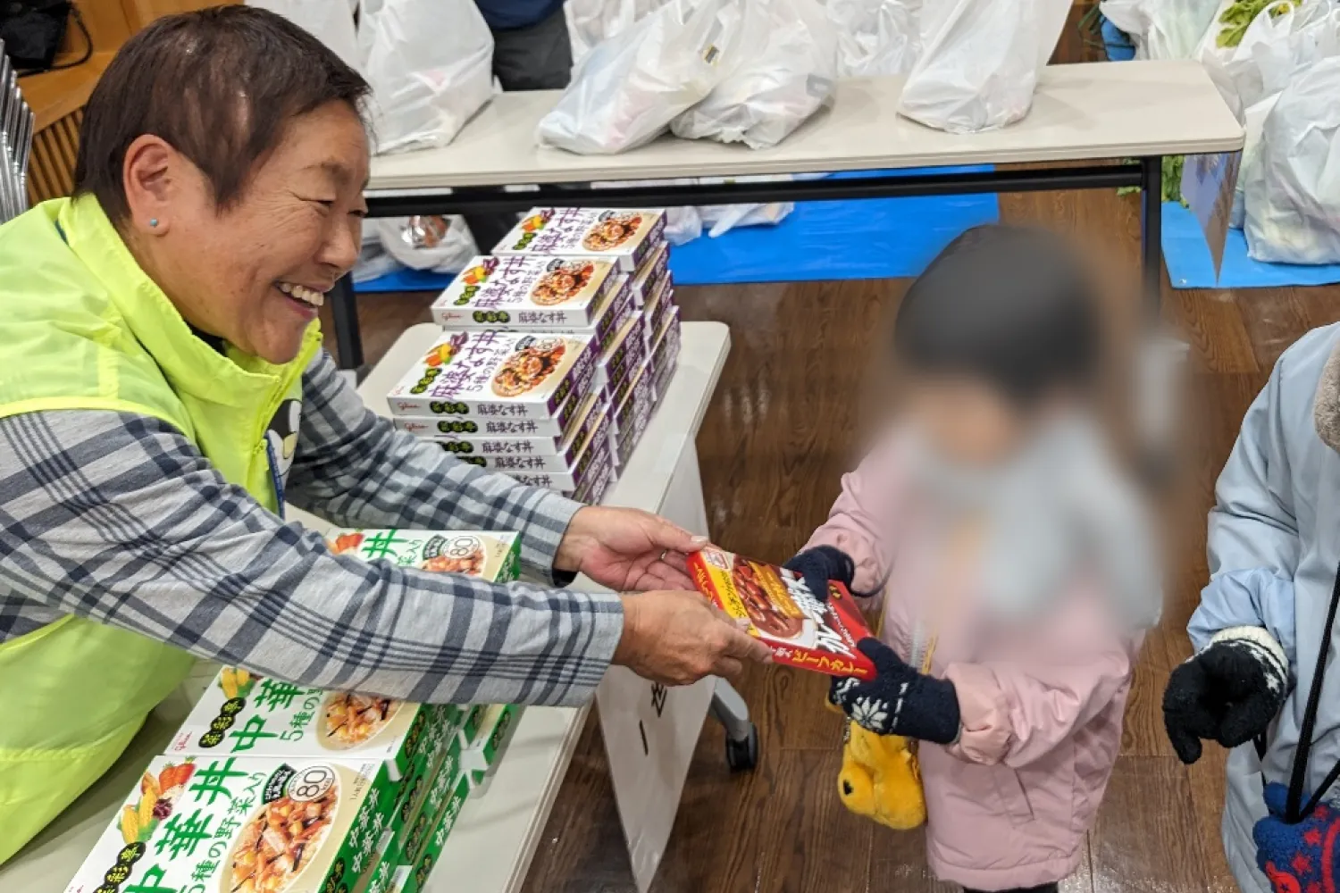 食品配付会の様子