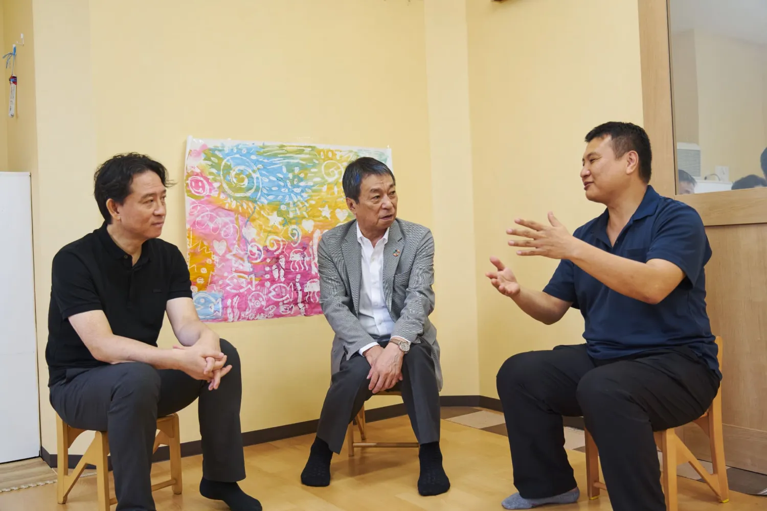 寄贈を通じた新たなつながりについて話す金柿さん（左）、永塚さん（中央）、神立さん（右）